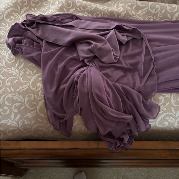 David’s Bridal wisteria dress size 10 - Picture 5 of 7